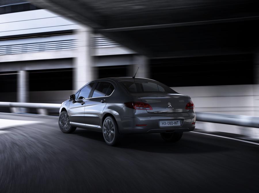  Peugeot 408 2017 года  (RU) (фото 13 из 20)